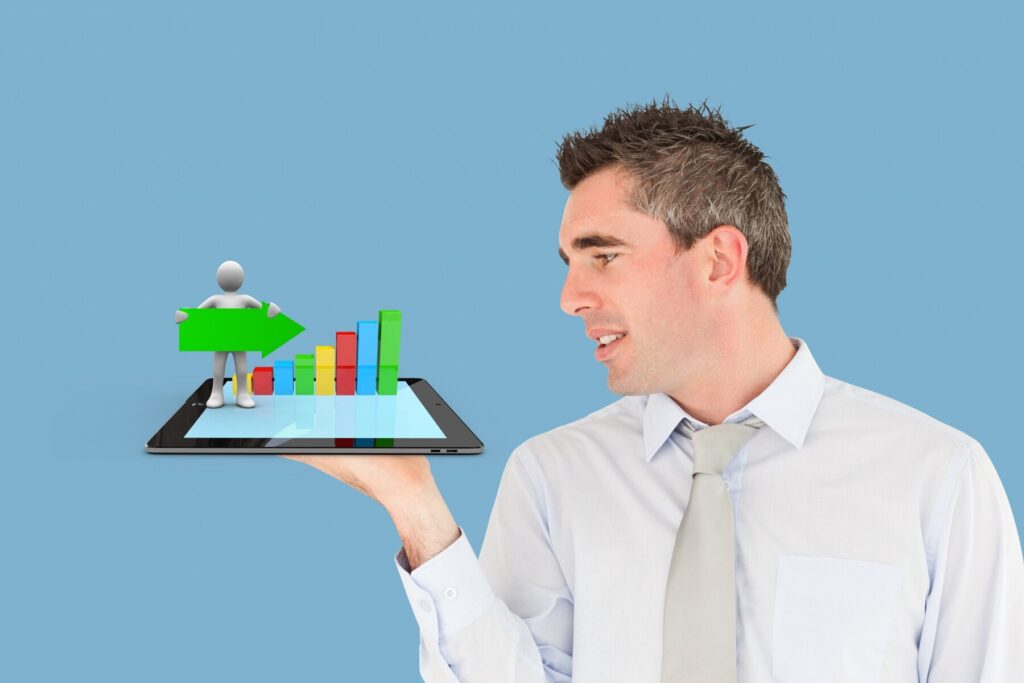 man-with-tablet-hands_1134-474